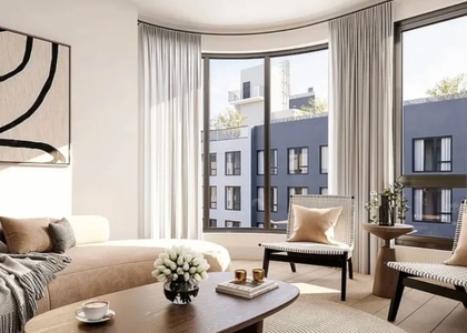 Bedford Avenue - Photo 1