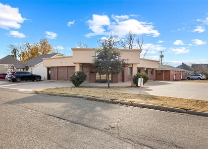 424 N State Street - Photo 1