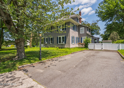 496 W Park Avenue - Photo 1