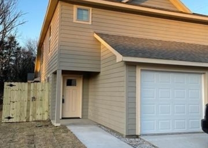 401 W Elm Street - Photo 1