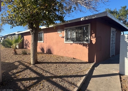 2605 Cedar Avenue - Photo 1