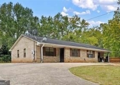 1085 Eastview Road Ne - Photo 1