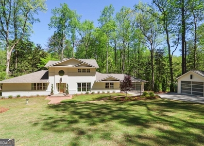1007 Somerset Drive Nw - Photo 1