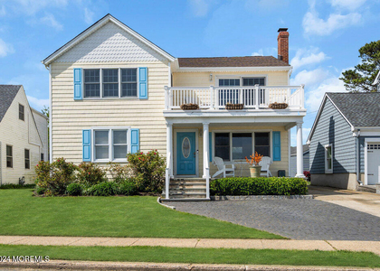 305 North Boulevard - Photo 1