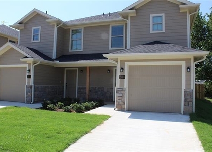 208 W Lake Avenue - Photo 1