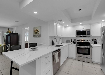 2125 Se 10 Avenue - Photo 1