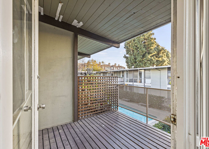 11131 Rose Avenue - Photo 1