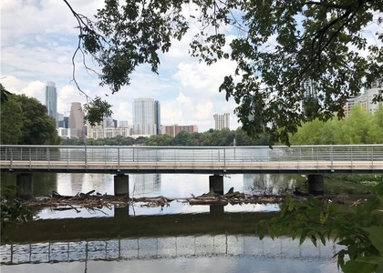 500 E Riverside Dr - Photo 1