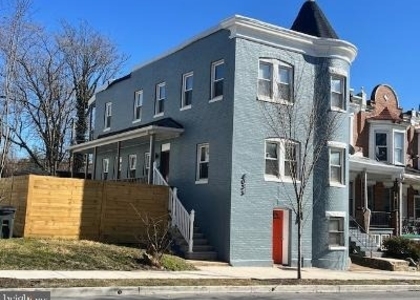 4033 Greenmount Avenue - Photo 1