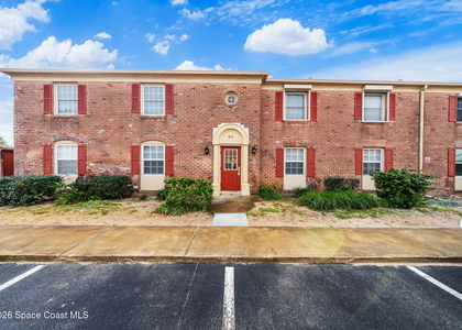 913 S Colonial Court - Photo 1