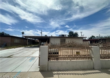 2300 Pardee Place - Photo 1