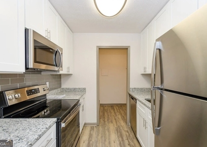 730 Franklin Se - Photo 1