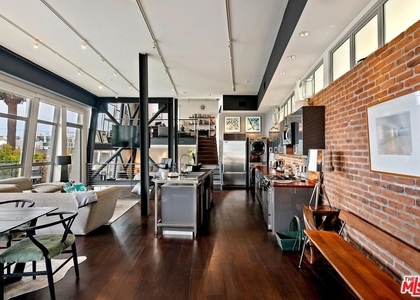 1513 9th Street - Photo 1