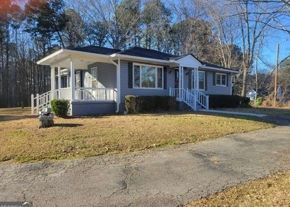 5012 Suwanee Dam Road - Photo 1