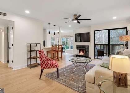 1105 Garden Court - Photo 1