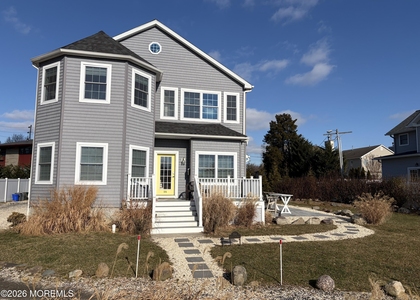 504 N Lake Drive - Photo 1