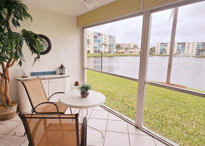 121 Se 3rd Avenue - Photo 1