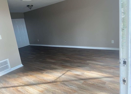 1801 Se 40th Street Road - Photo 1