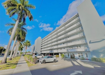 1000 Ne 14th Avenue - Photo 1