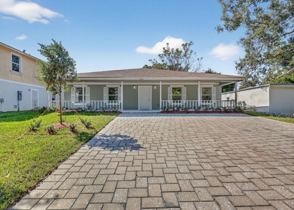 2205 S 33rd Street - Photo 1