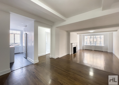 Fifth Avenue - Photo 1