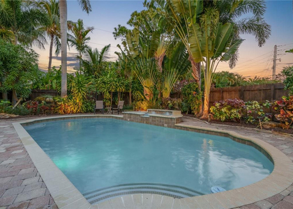 425 Ne 25th Street - Photo 1