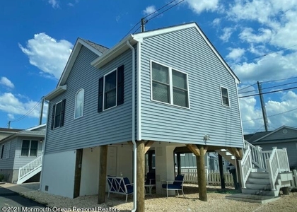 121 W Tide Way - Photo 1