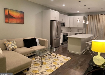 419 N Holly Street - Photo 1