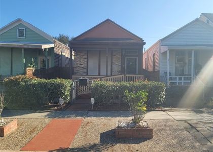3321 Avenue M - Photo 1