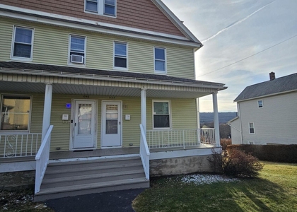 1044 John Avenue - Photo 1