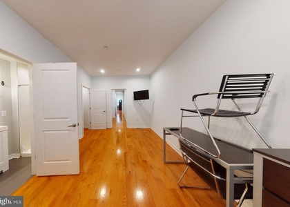 1517 W Seybert Street - Photo 1