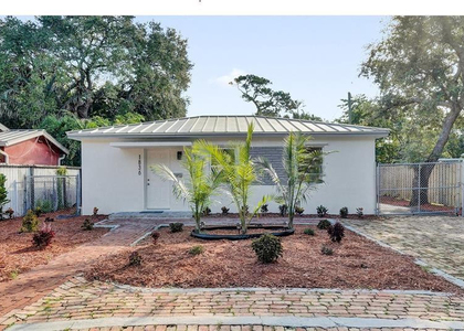 1836 Sw 9th Avenue - Photo 1