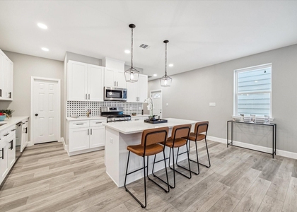 982 Randolph Street - Photo 1