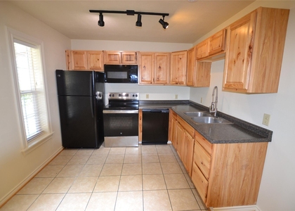 253 Old Groveton Road S - Photo 1