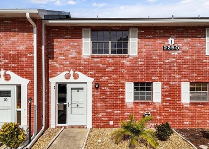 2250 S Palmetto Avenue - Photo 1