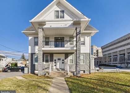 300 W Chesapeake Avenue W - Photo 1