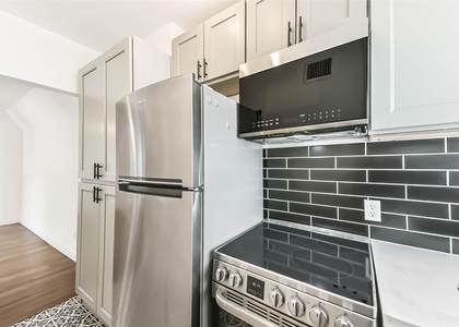 415 Fairview Avenue - Photo 1