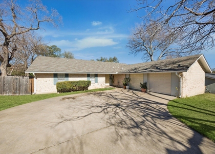 908 Kirschner Pl - Photo 1