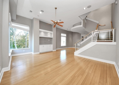 1610 Calumet Street - Photo 1