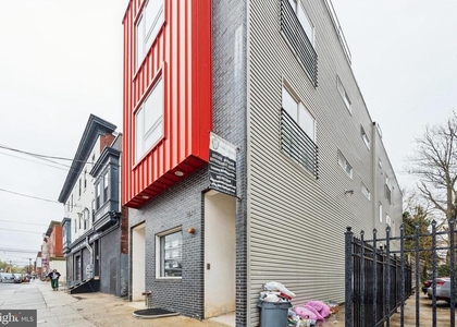 1611 W Montgomery Avenue - Photo 1