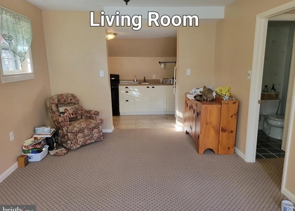 433 Elm Avenue - Photo 1