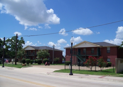 4100 College Main Street - Photo 1
