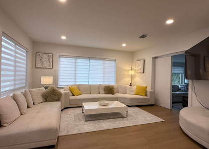 800 Se 11th Court - Photo 1