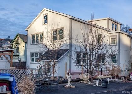 300 Highland Avenue - Photo 1