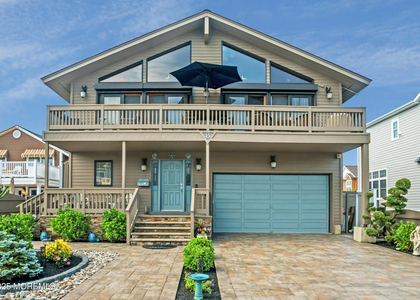 8 Ortley Avenue - Photo 1