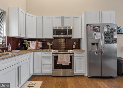 1142 Crease Street - Photo 1