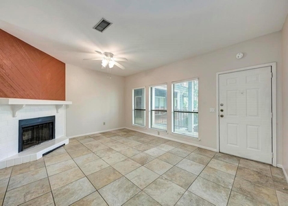 2901 San Jacinto Blvd - Photo 1