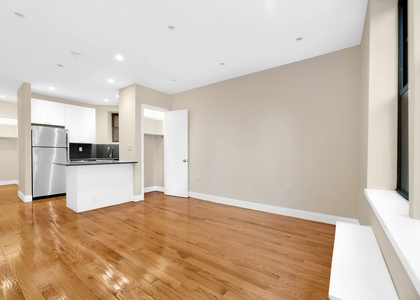 York Avenue - Photo 1
