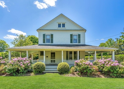 51 Quogue Street - Photo 1