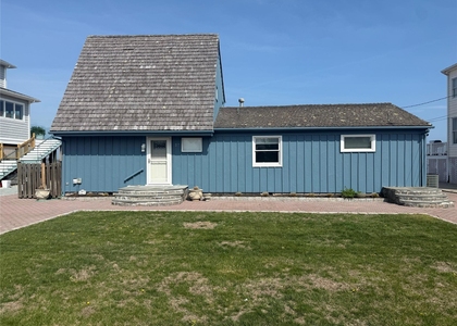 27 Shinnecock Road - Photo 1